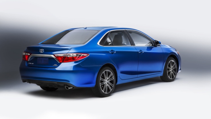 Xe Toyota Camry 2016